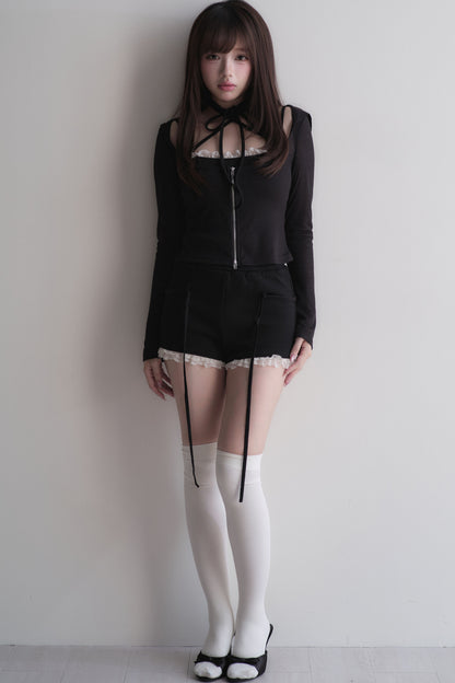 Set con top con fiocco incrociato + pantaloncini in pizzo