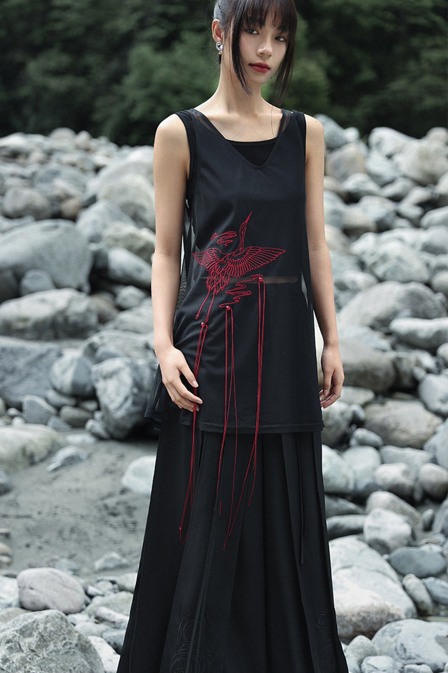 ブラック刺繍キャミソール×ロングスカートセット