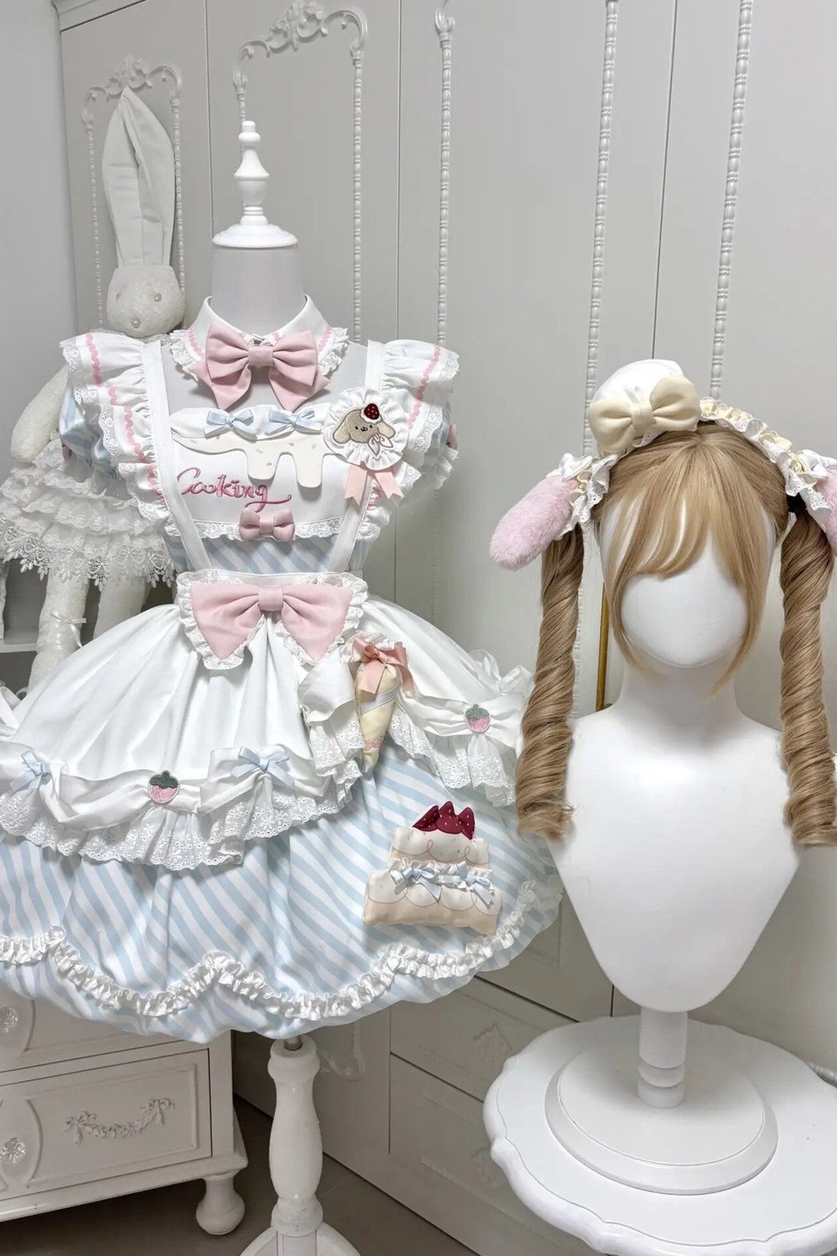 Ensemble robe Lolita à fleurs et chien