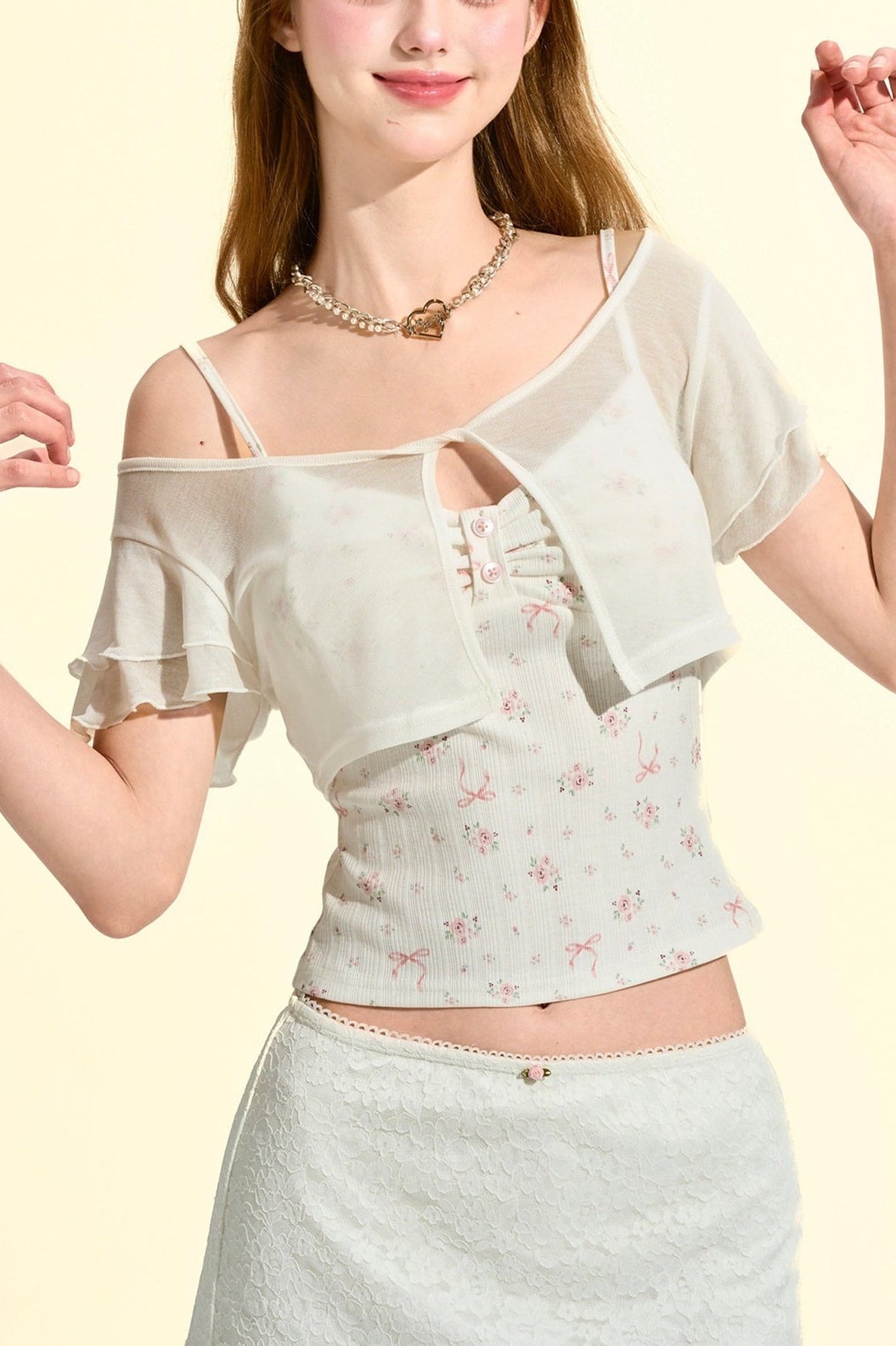 Top transparent avec caraco à fleurs