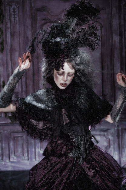 Dunkler viktorianischer Gothic-Umhang