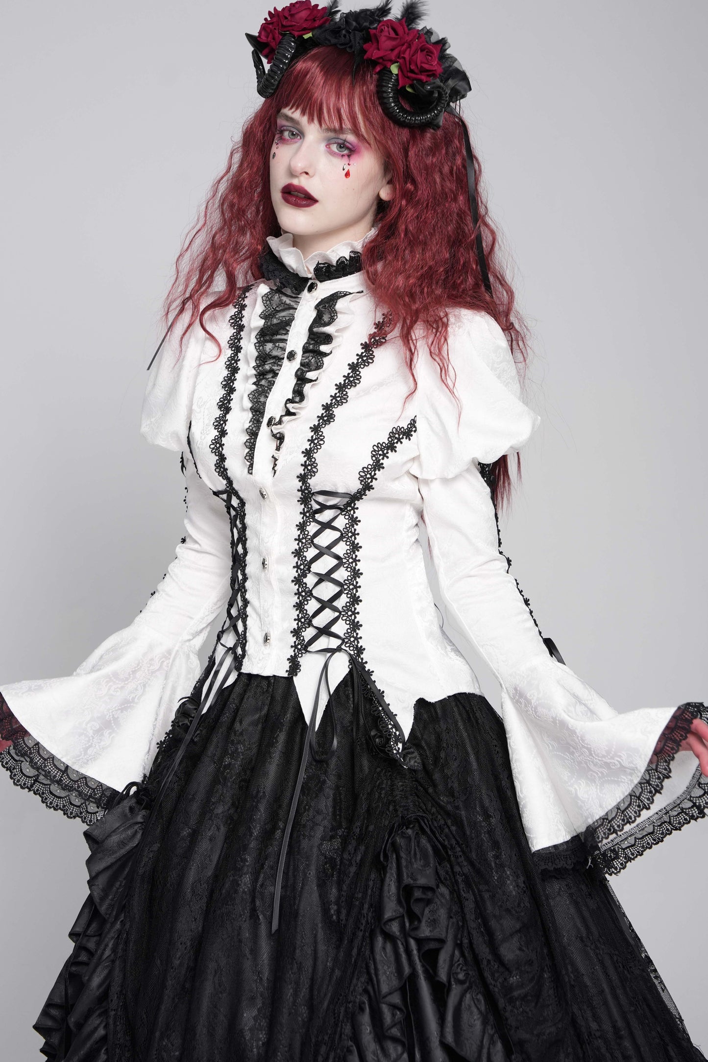 Chemise gothique à laçage et manches princesse