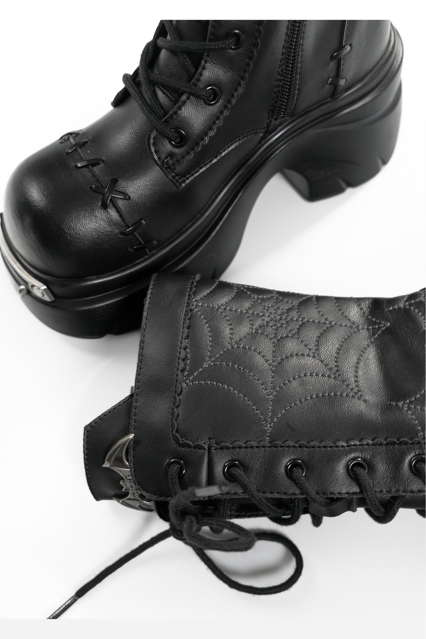Spider Web Bat Nameplate Platform Boots