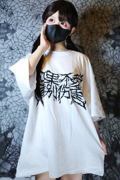 ホワイトゴシックロゴTシャツ