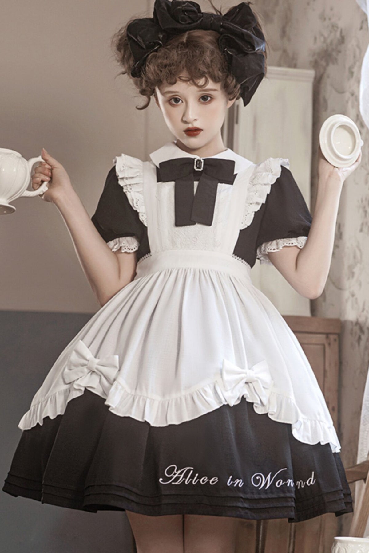 Wonderland Alice Short Sleeve One-Piece Dress