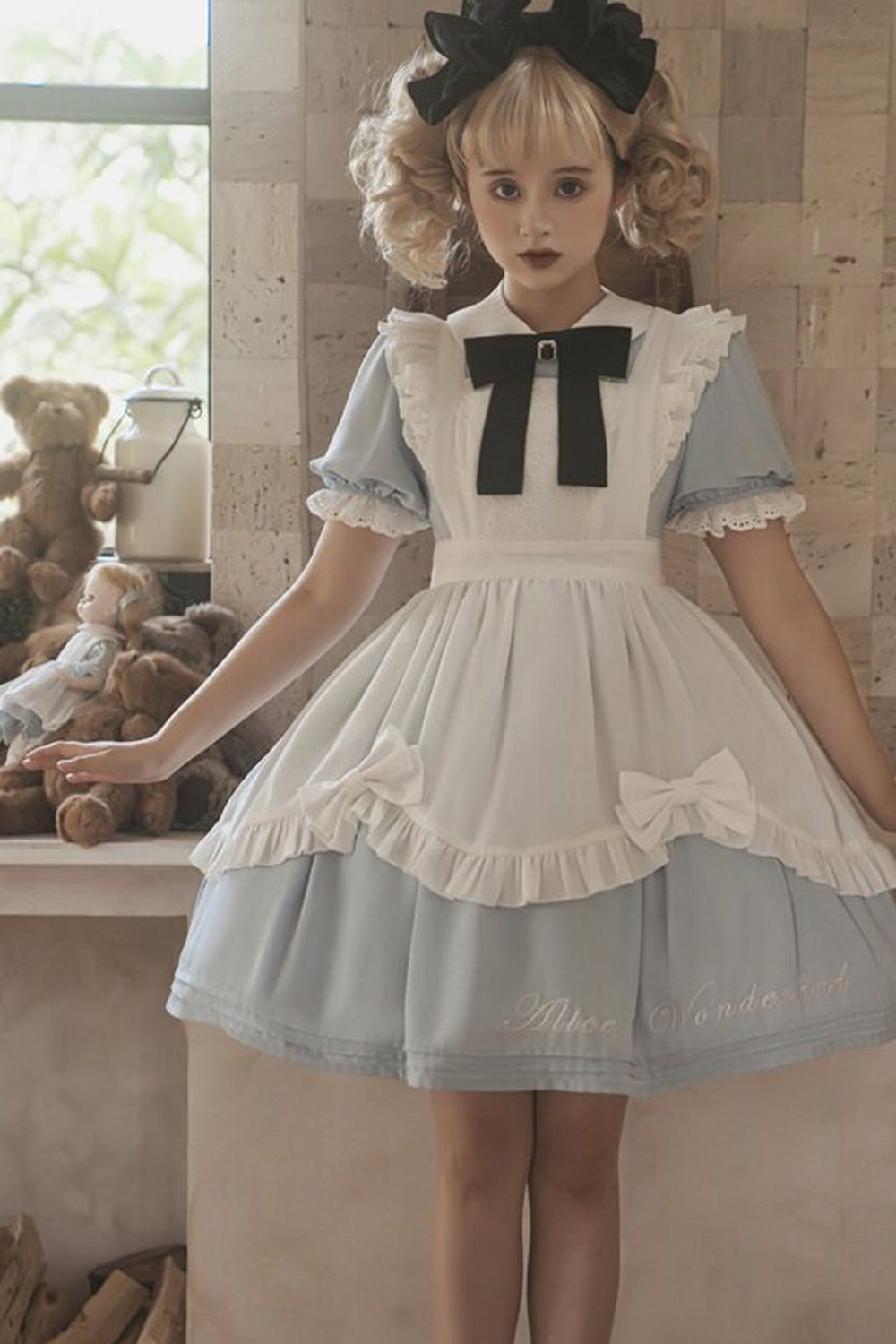 Wonderland Alice Short Sleeve One-Piece Dress
