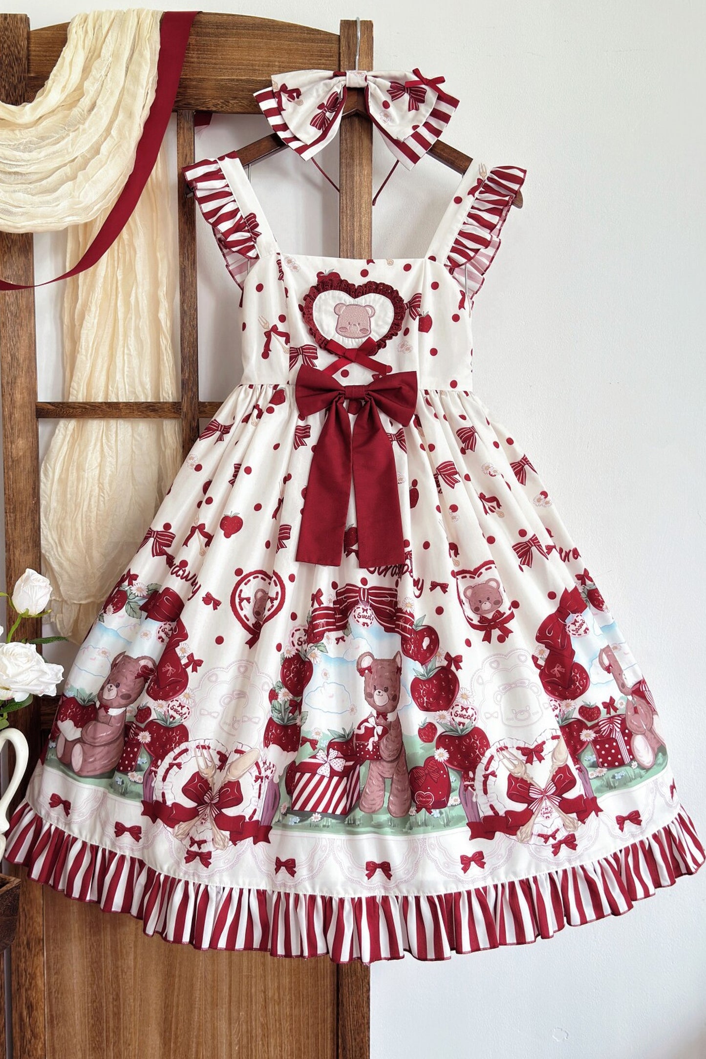 Strawberry Gift Box Lolita Print Suspender Dress Set-Up
