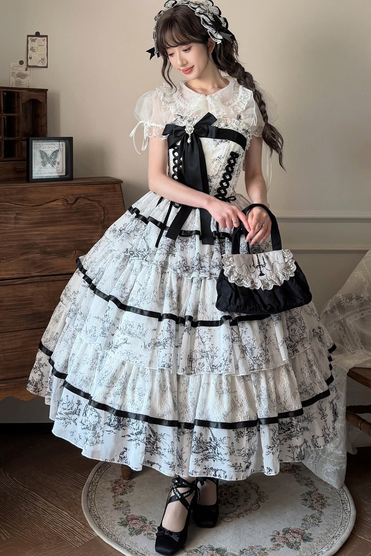 Lolita-Kleid mit Tuschewaschung und Fischgrätenmuster