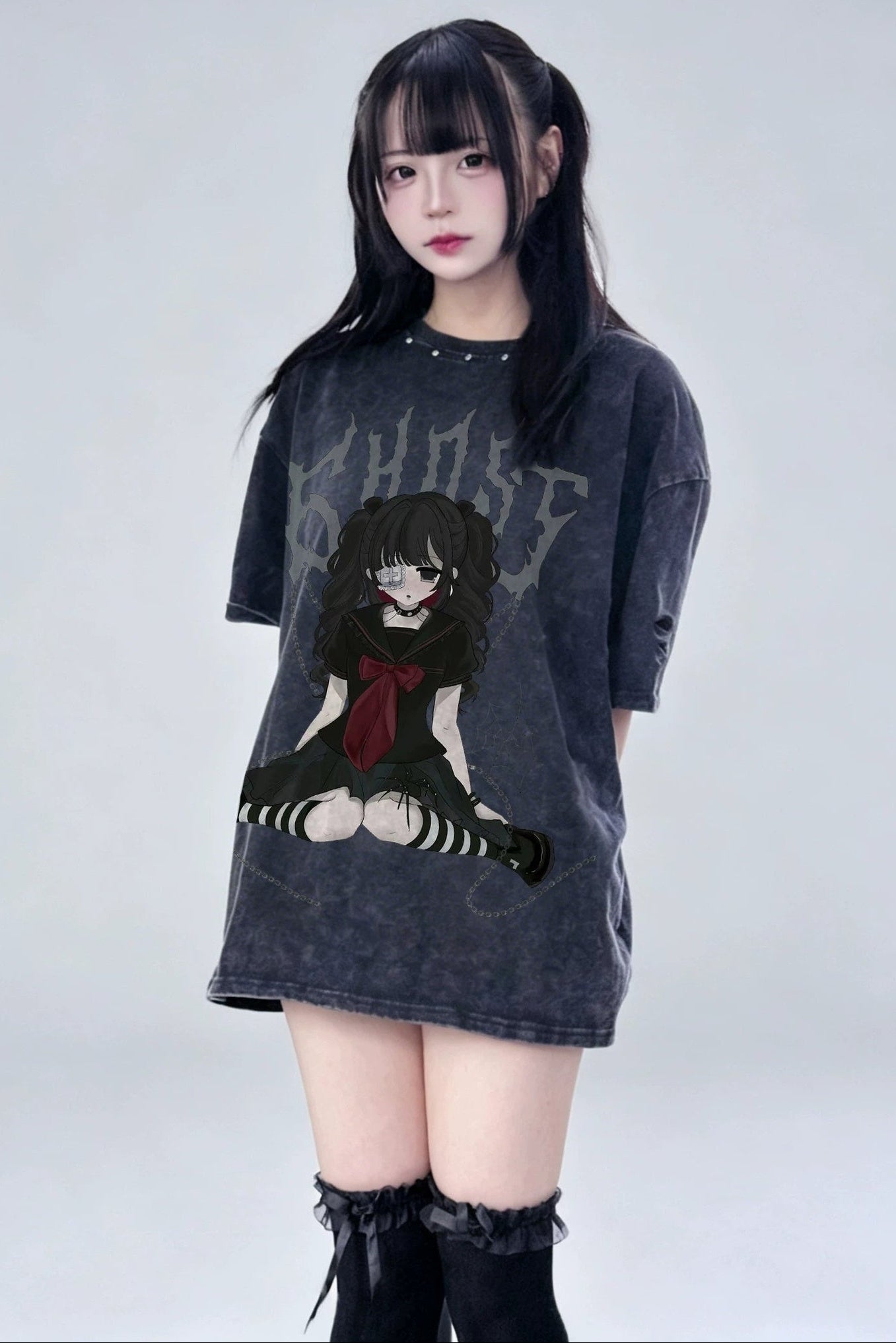 T-Shirt mit „Zerbrochene Puppe“-Grafik