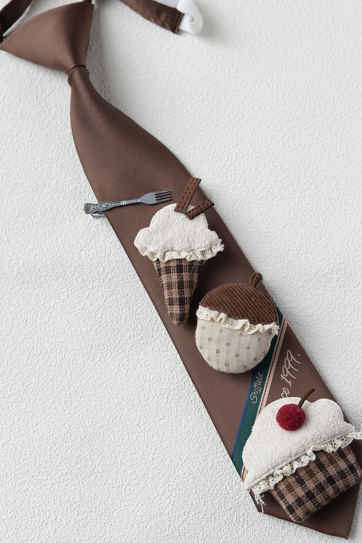 Cravate vintage en tissu Dessert