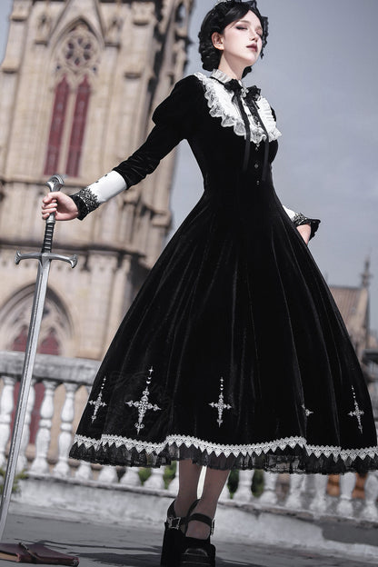Cross-Cut Light Gothic Lolita Dress
