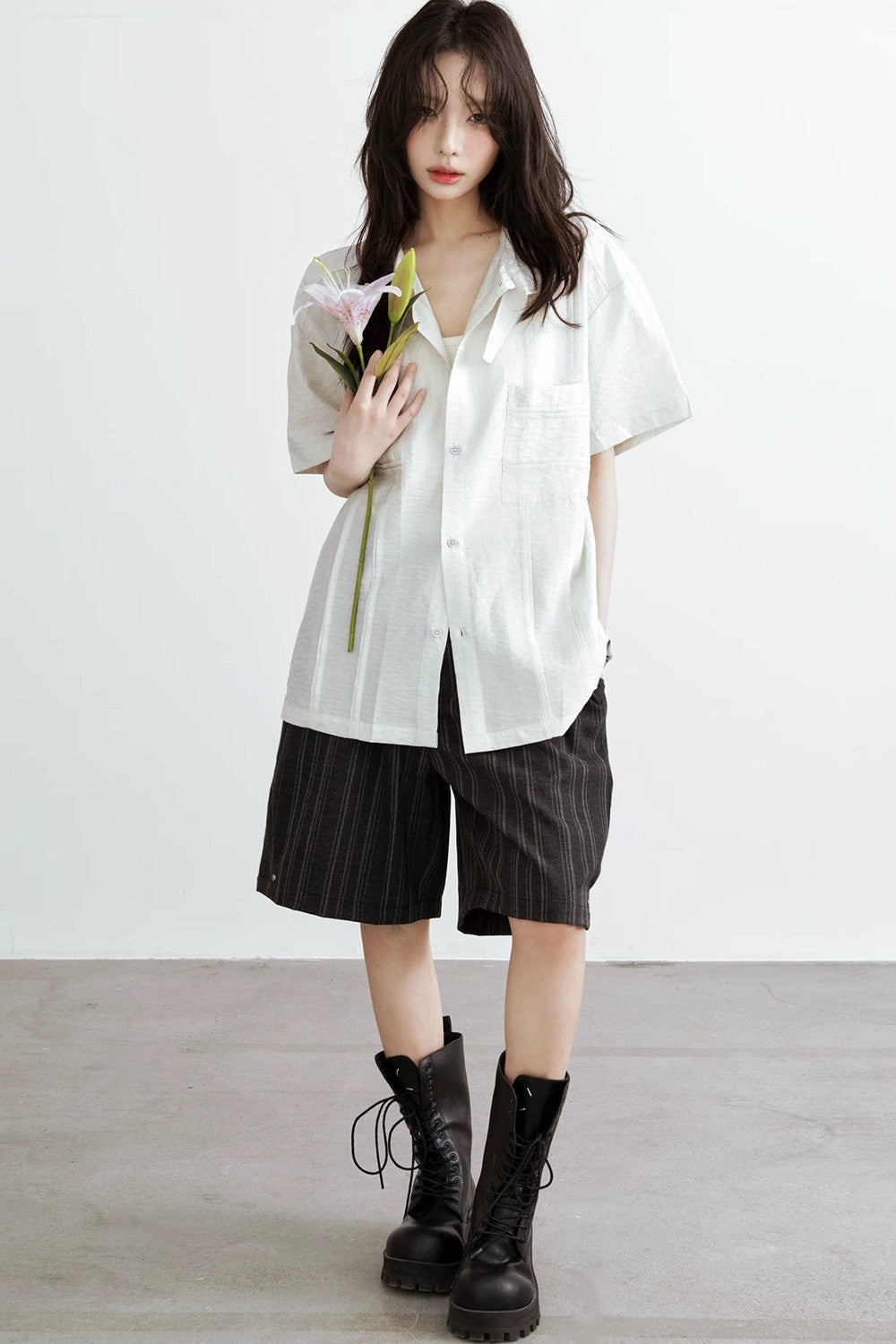 ブラックストライプワイドレッグパンツ
