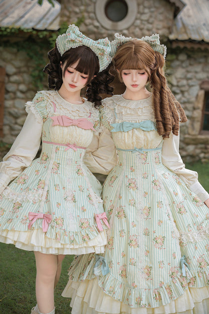 Conjunto coordinado de vestido con estampado de rosas y falda de doble volante