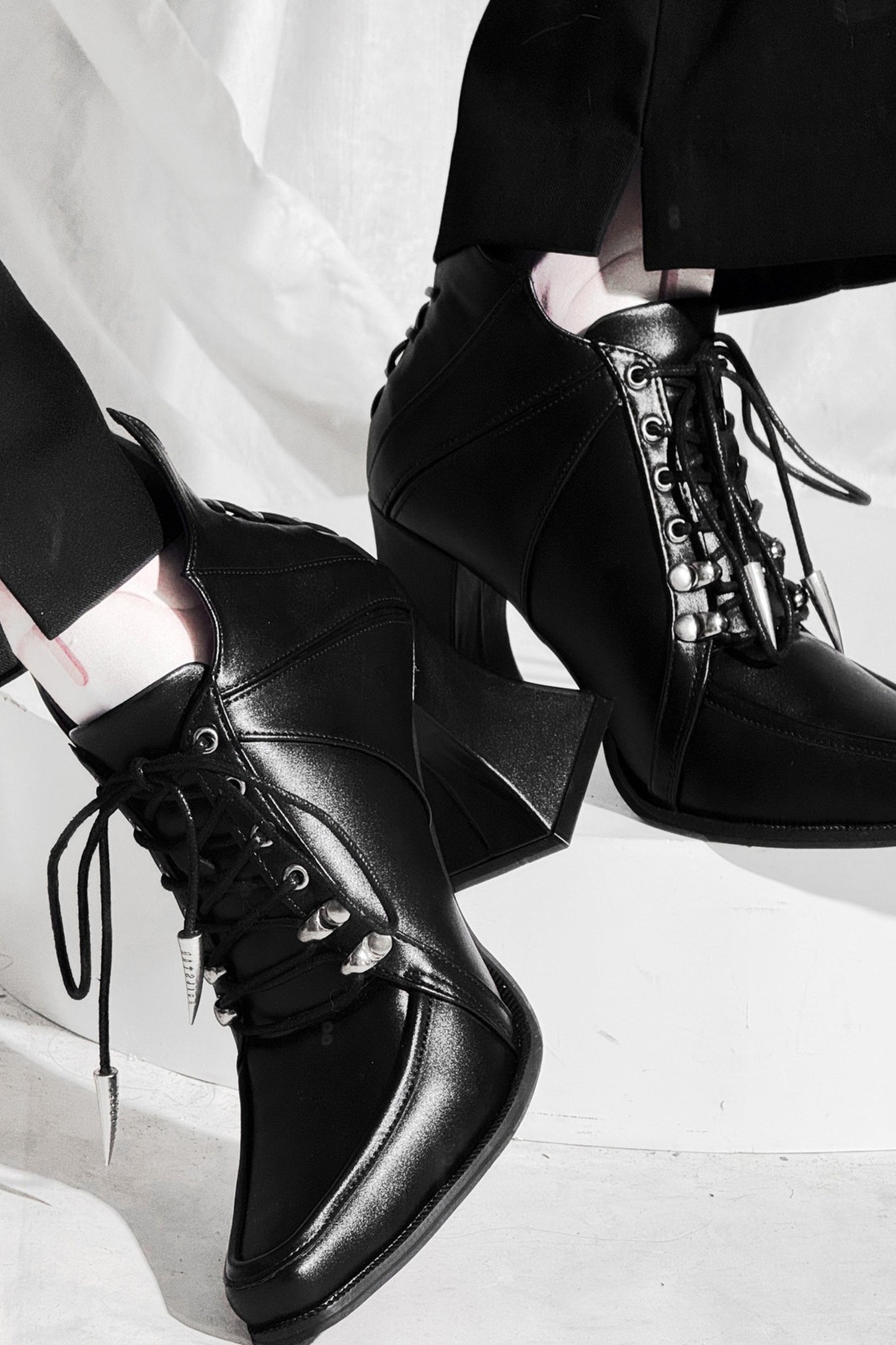 Bottines gothiques vampire à talon verre à vin