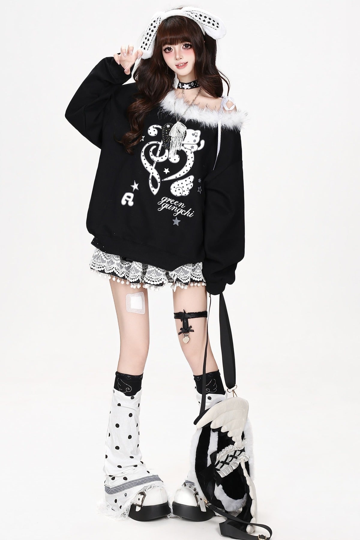 Heart Musical Note Print Off-Shoulder Fur Collar Sweatshirt
