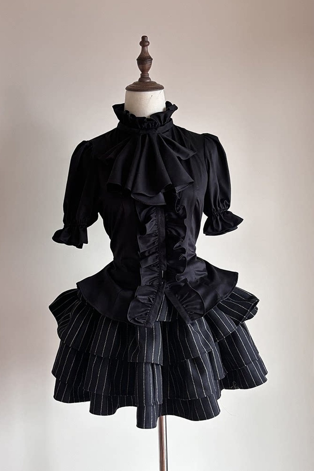 Gothic Waist-Cinching Short Sleeve Blouse