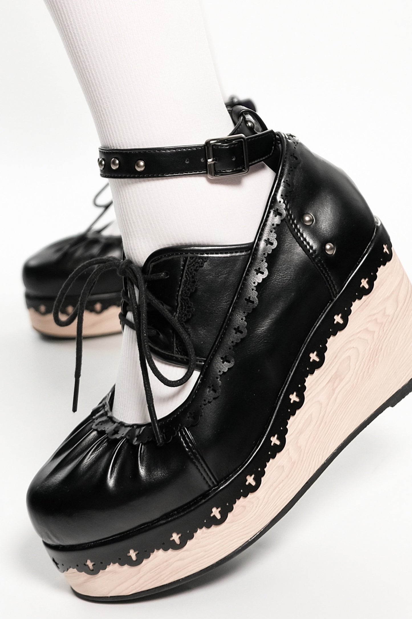 Gothic Lace Wood Grain Platform Wedge Shoes