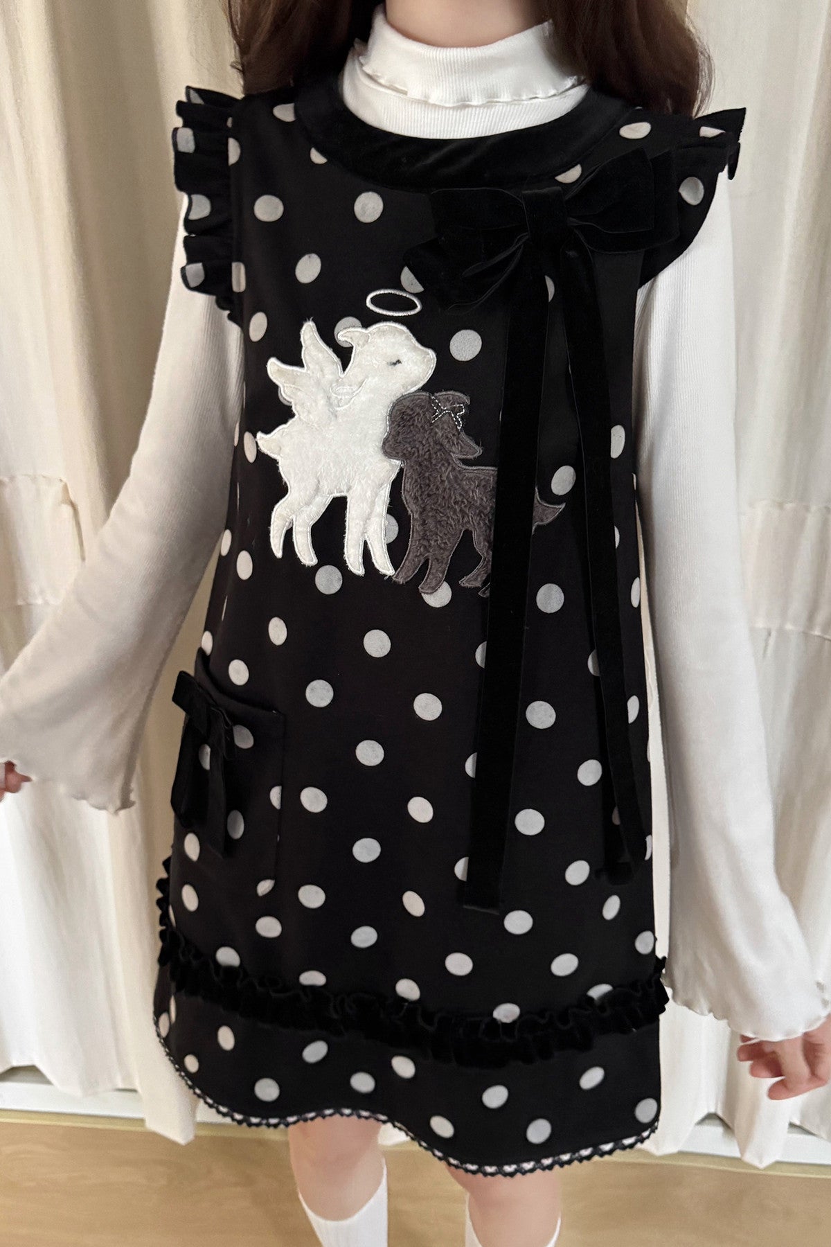 Sleeveless Lamb Embroidery Dress Set