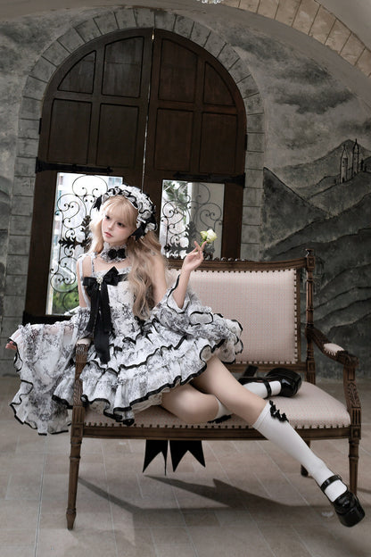 Lolita-Kleid mit Tuschewaschung und Fischgrätenmuster