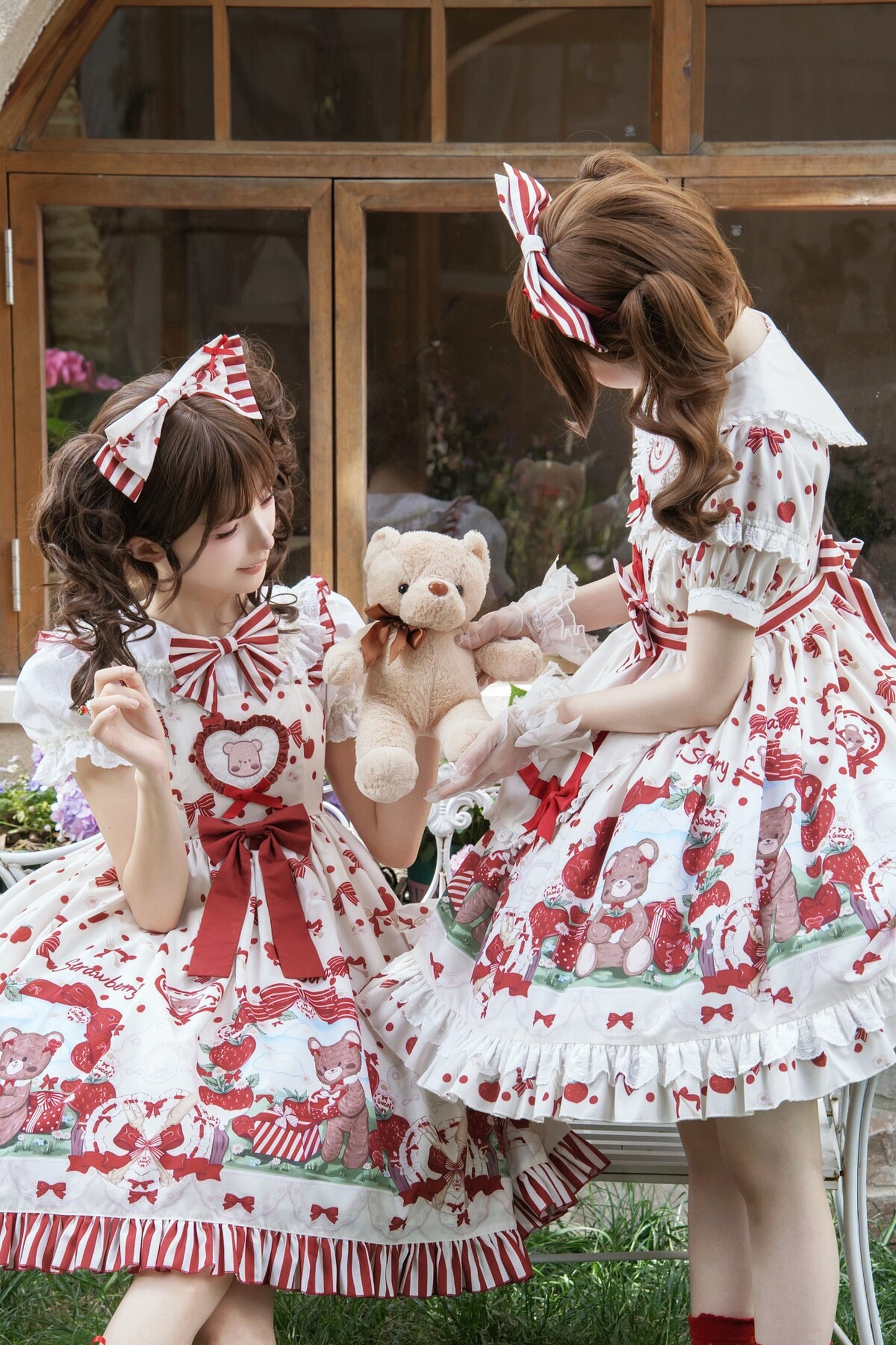 Strawberry Gift Box Lolita Print Suspender Dress Set-Up
