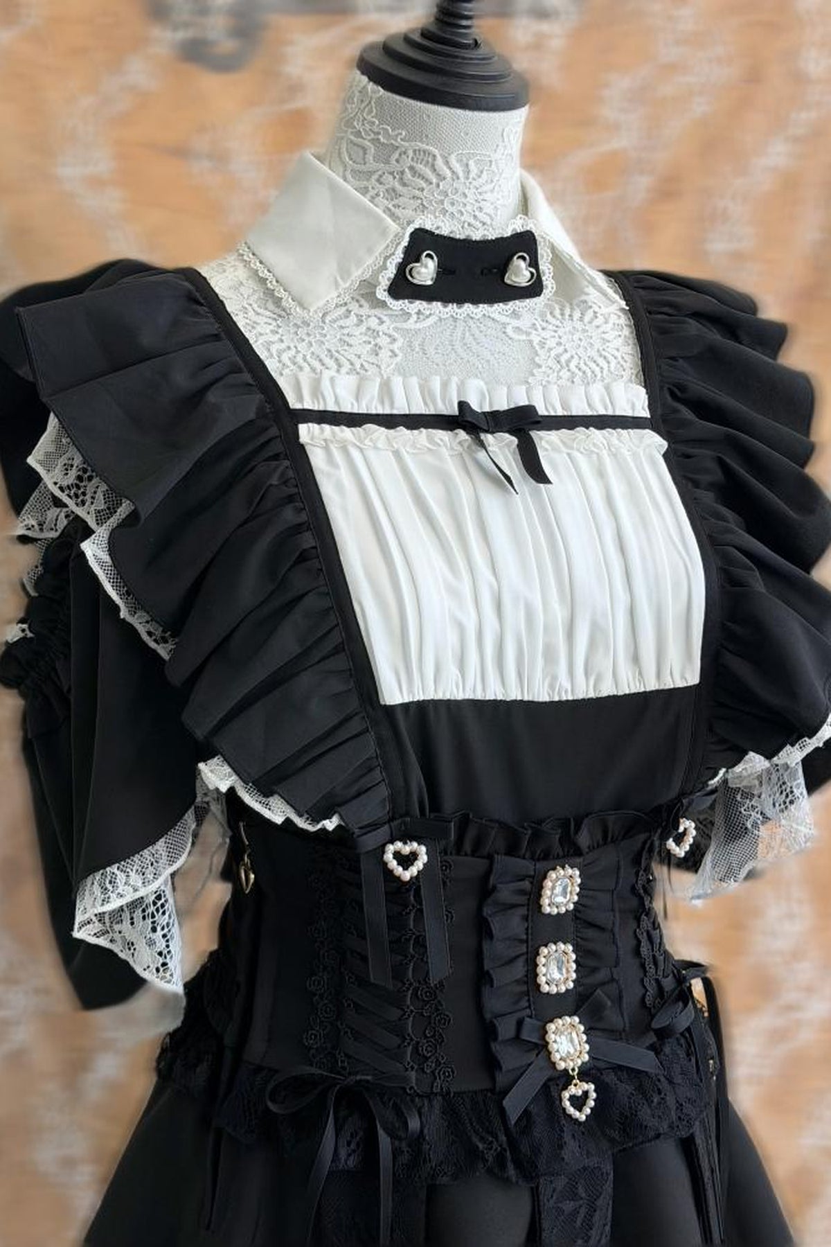 Maid Style Short-Sleeved False Collar Shirt