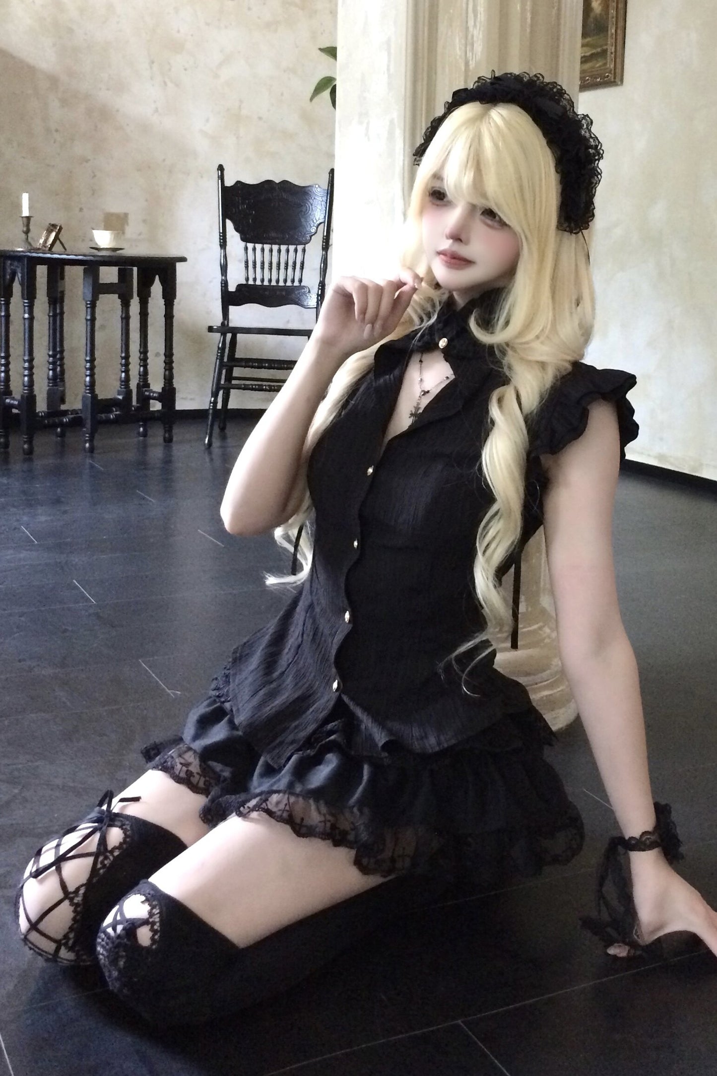 Schwarzes Gothic-Kurzarmhemd mit gestuftem Stufenrock-Set
