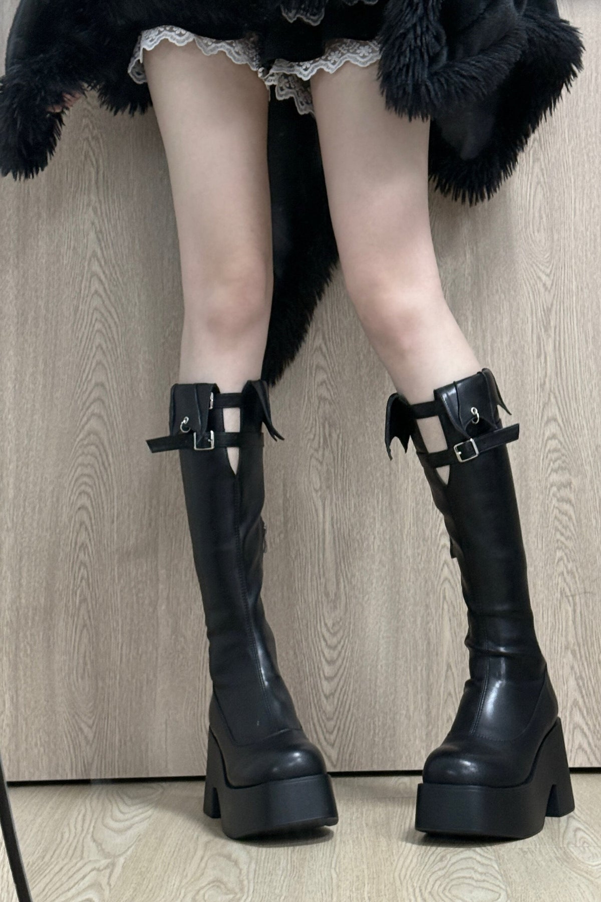 Bottes plateforme Y2K gothiques à ailes de chauve-souris