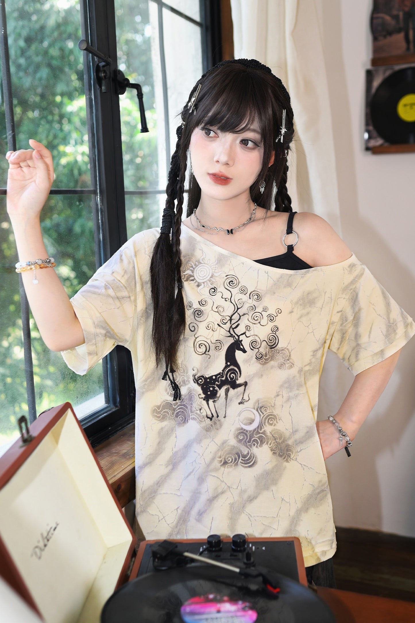 小鹿プリントオフショルTシャツ