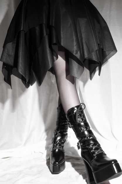 Bottes à plateforme à bout carré et brides croisées inversées