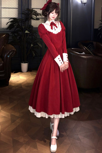 Robe tablier de soubrette à col montant