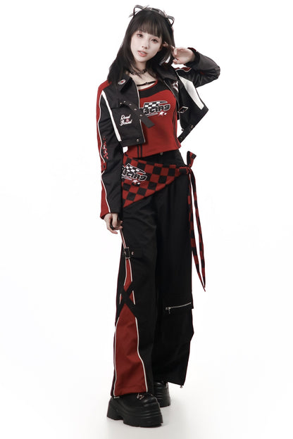 Rote und schwarze Motorradjacke und -hose im Set