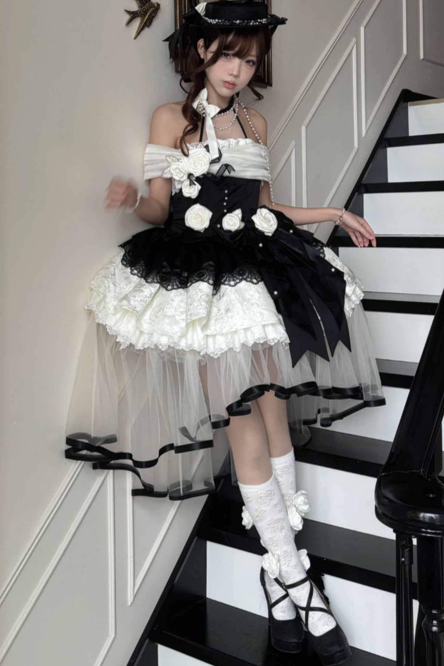 Prinzessinnen-Lolita-Kleid mit Perlen und Rosen
