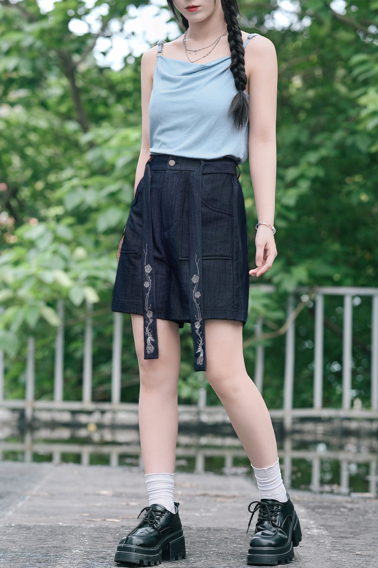 鹿刺繍リボンデニムショートパンツ
