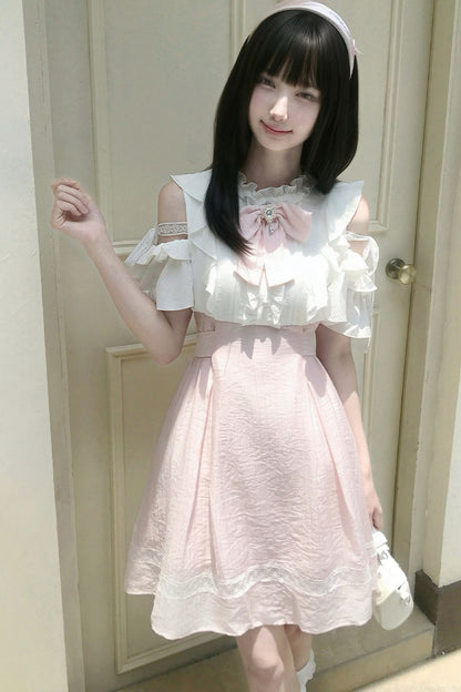 Rosa-weißes schulterfreies Kleid im Lagenlook