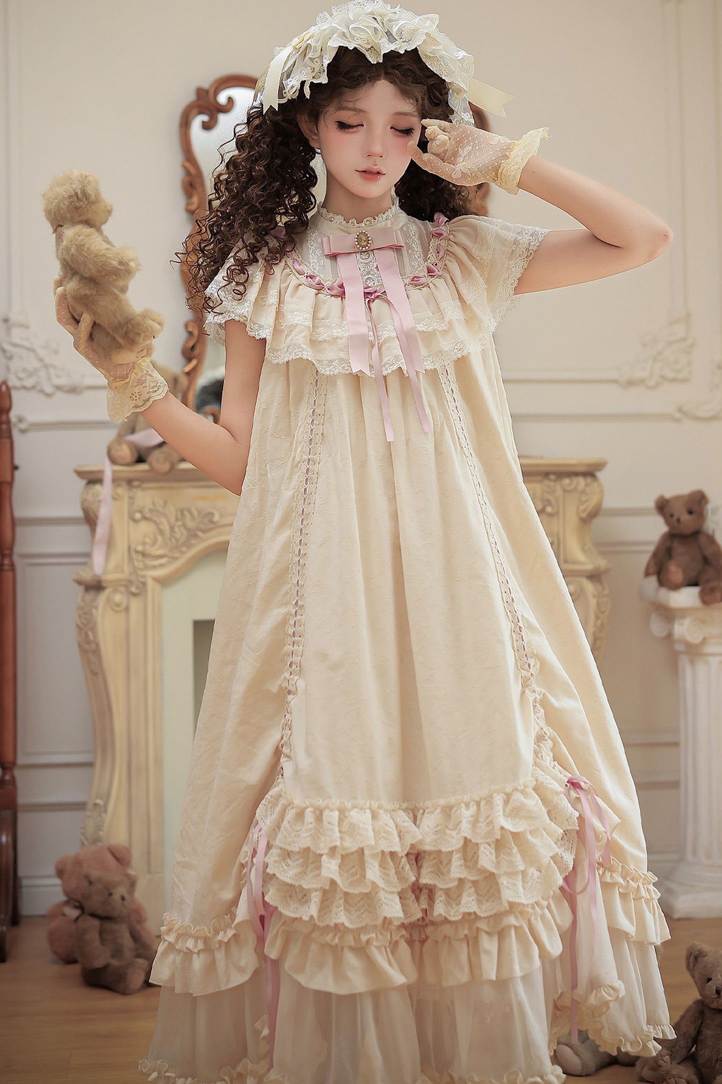 Milchtee-rosa Lolita-Kleid mit Puppen-Rüschen
