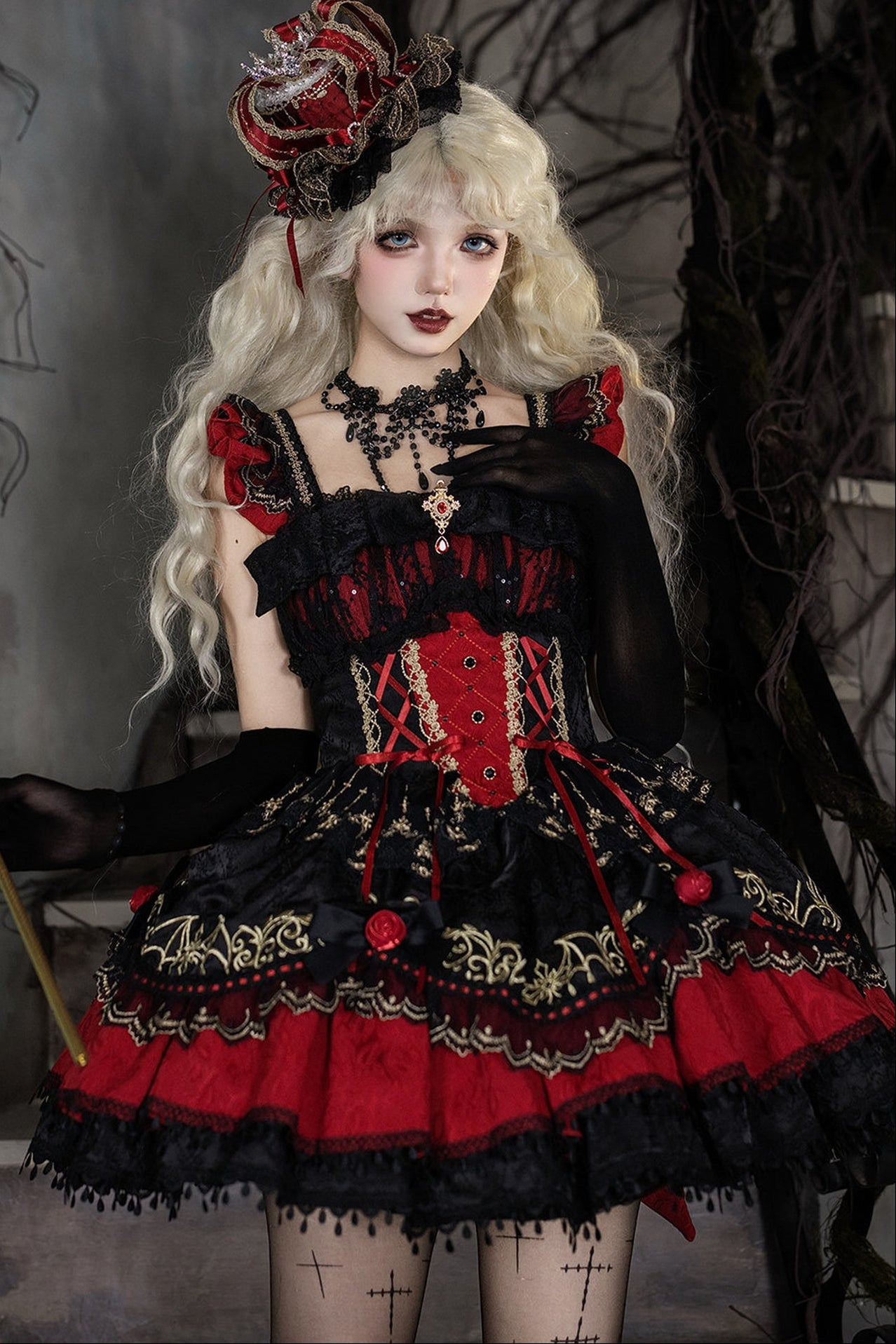 Süßes cooles Lolita-Kleid im Gothic-Stil