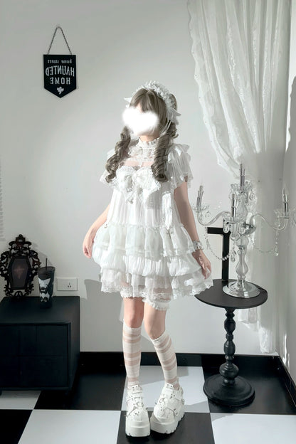 Ensemble robe à lacets croisés et boutons floraux