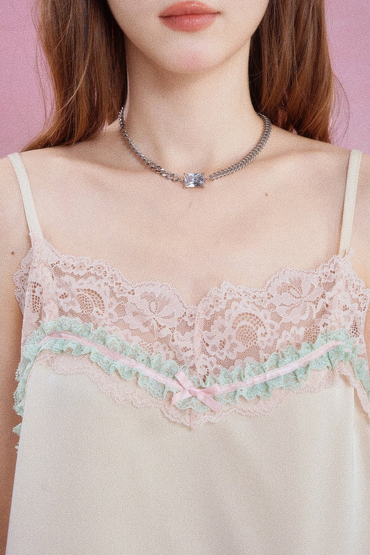 Camisole-Oberteil aus Satin mit Spitze