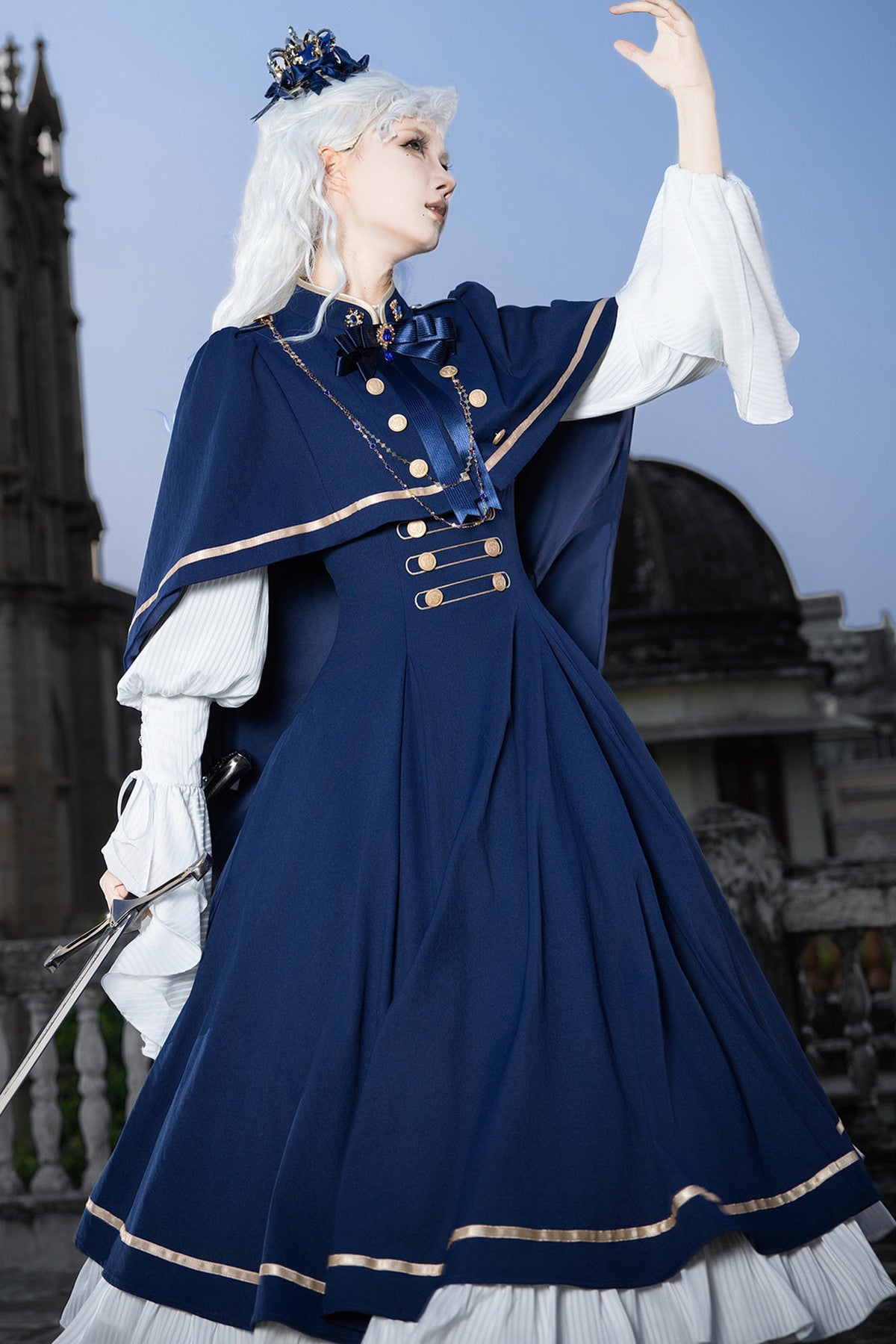 Royal Academy ensemble robe longue et cape