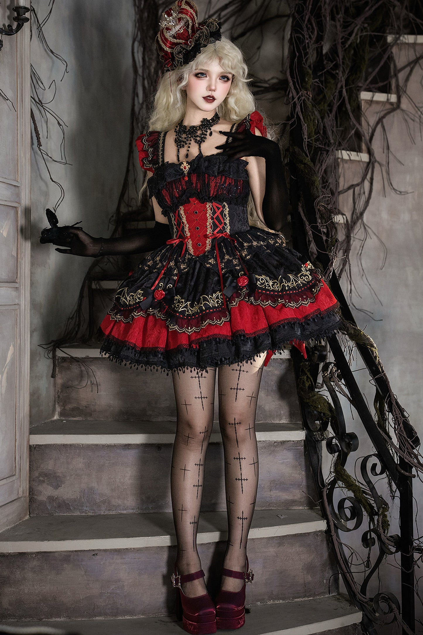 Süßes cooles Lolita-Kleid im Gothic-Stil