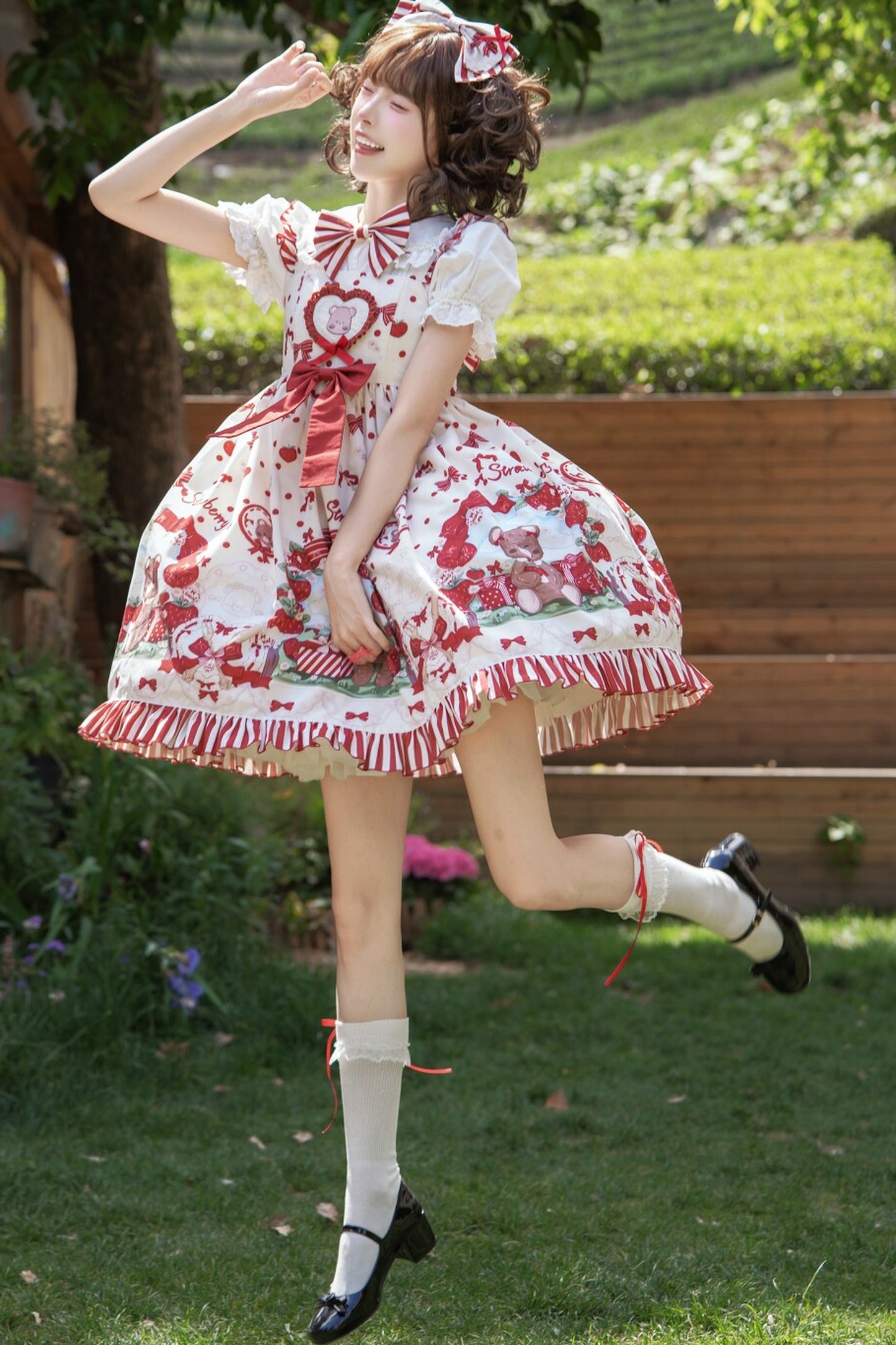 Strawberry Gift Box Lolita Print Suspender Dress Set-Up
