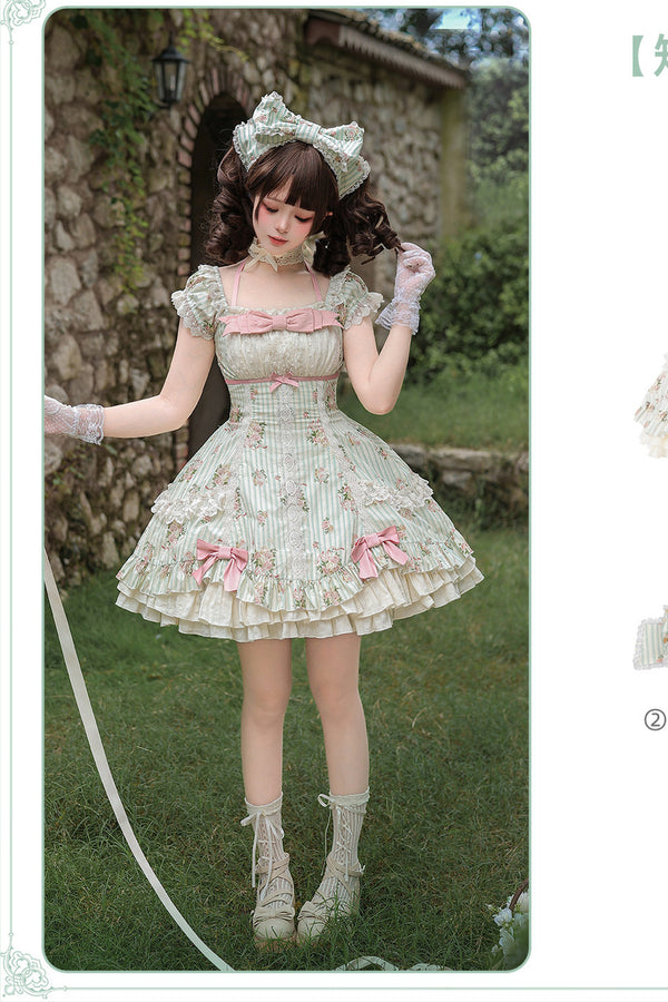 Conjunto coordinado de vestido con estampado de rosas y falda de doble volante