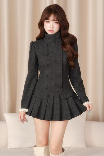 Completo abito trench plissettato a collo alto