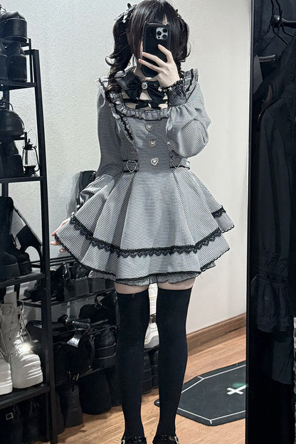 Vestido oscuro de cuadros estilo jirai + pantalones cortos