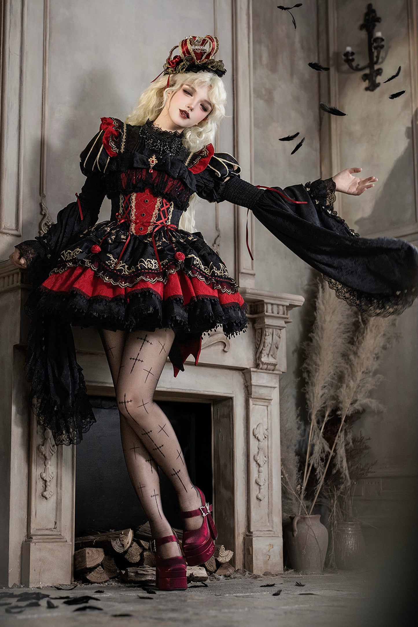 Süßes cooles Lolita-Kleid im Gothic-Stil