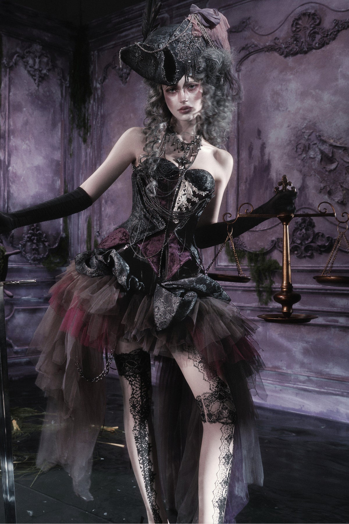 Asymmetrischer Gothic-Meshrock