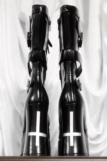 Bottes à plateforme à bout carré et brides croisées inversées