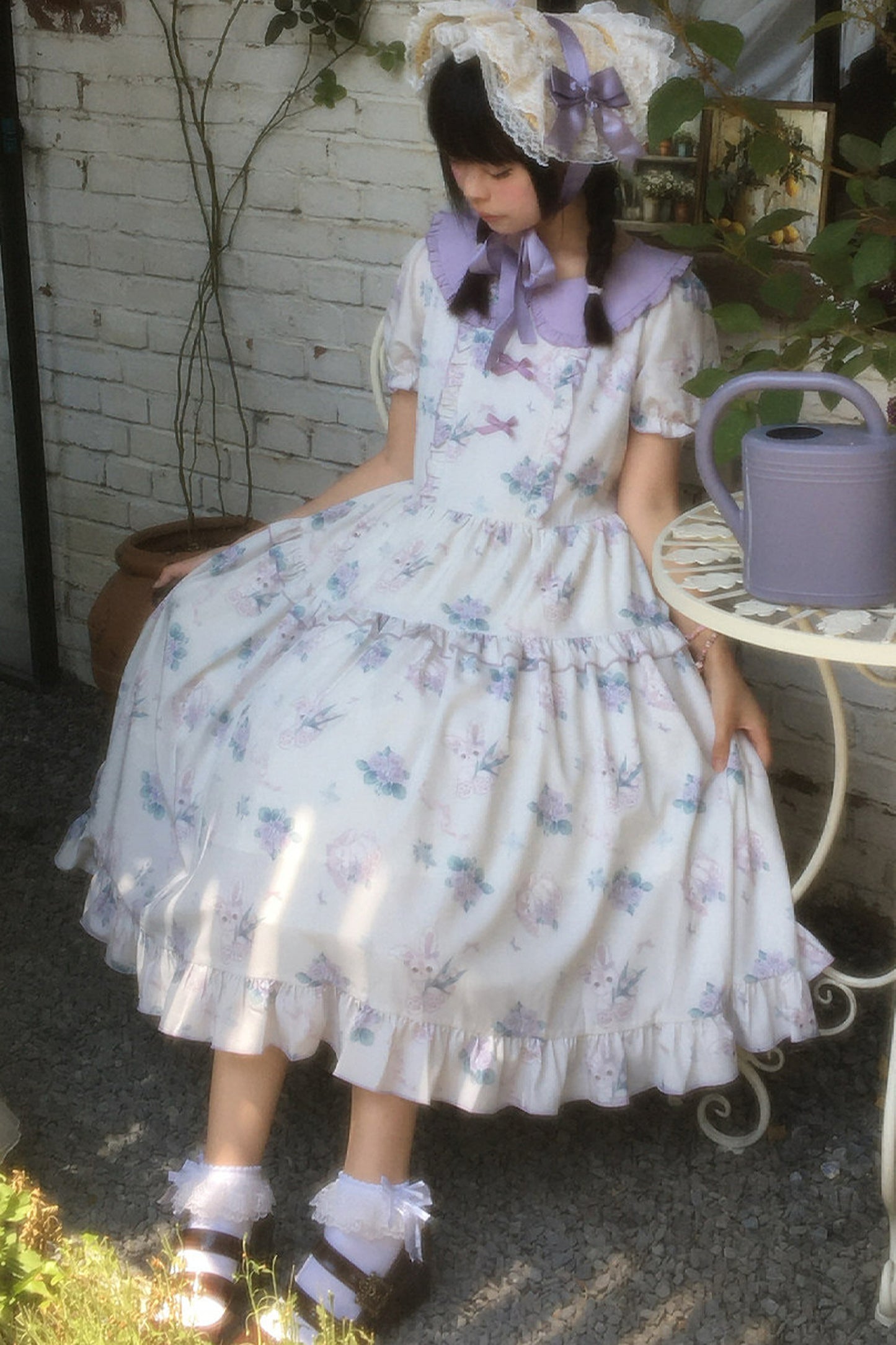 Kleid mit pastoralem Blumenprint und Bubikragen