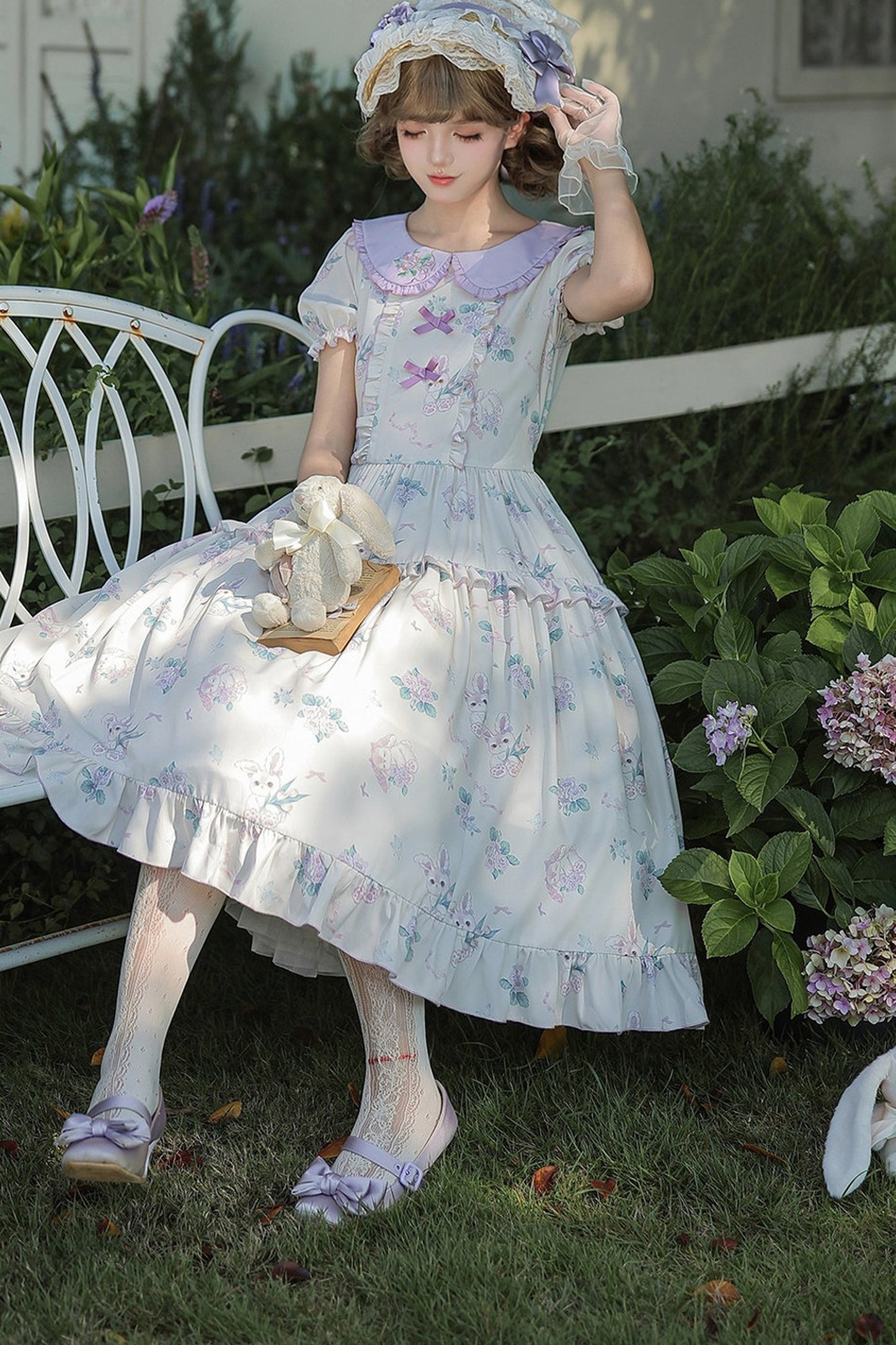 Kleid mit pastoralem Blumenprint und Bubikragen