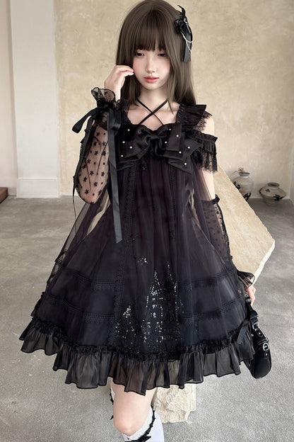 Vestido gótico con lazo de perlas y tirantes cruzados